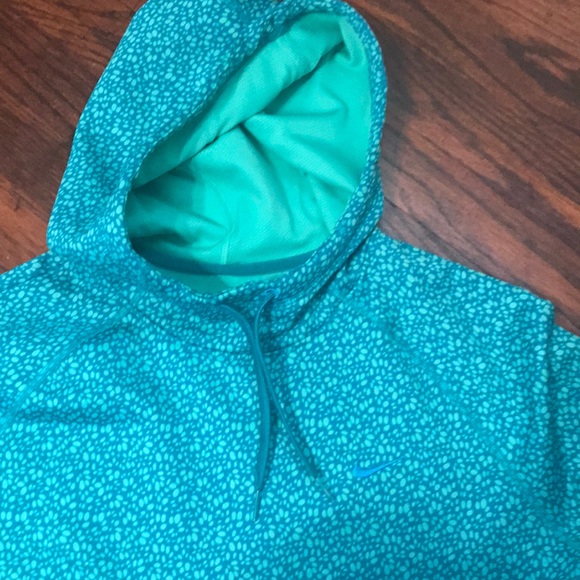 Nike Therma-Fit Hoodie, NWOT, size Large! - Picture 3 of 3